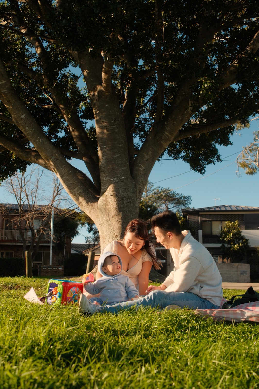 Arthur's first birthday family portrait session, frame 06