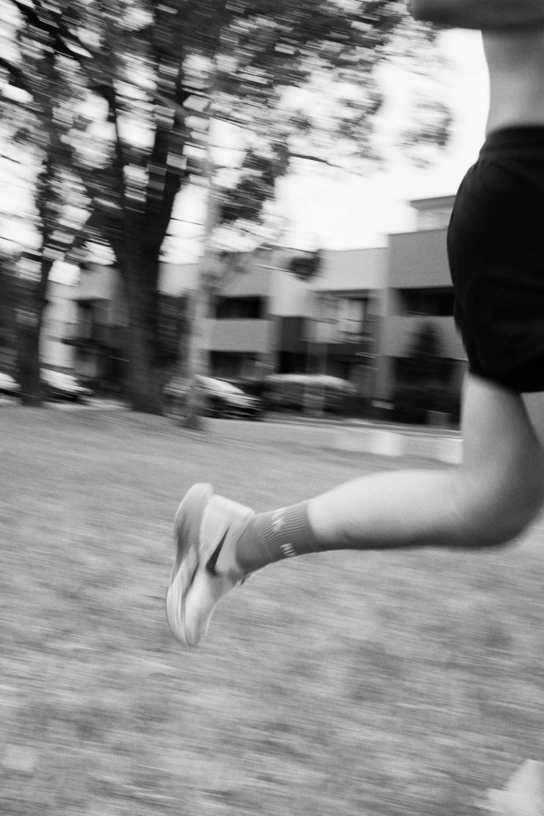 Cadence — RUNFLY RUN CLUB interval session, frame 07